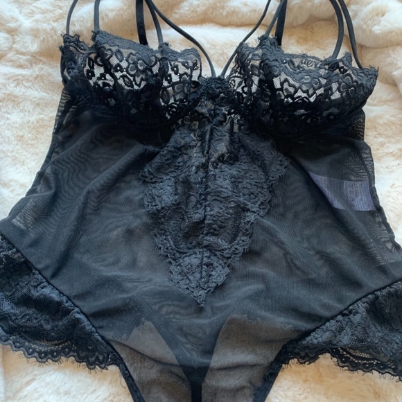 ๐ NEW Black Lace Thong Bodysuit Lingerie Sheer Mesh Teddy Strap Cutouts Medium - Picture 2 of 13